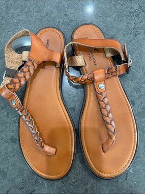 American Eagle Tan Braided Leather T-Strap Women's Sandals size 9